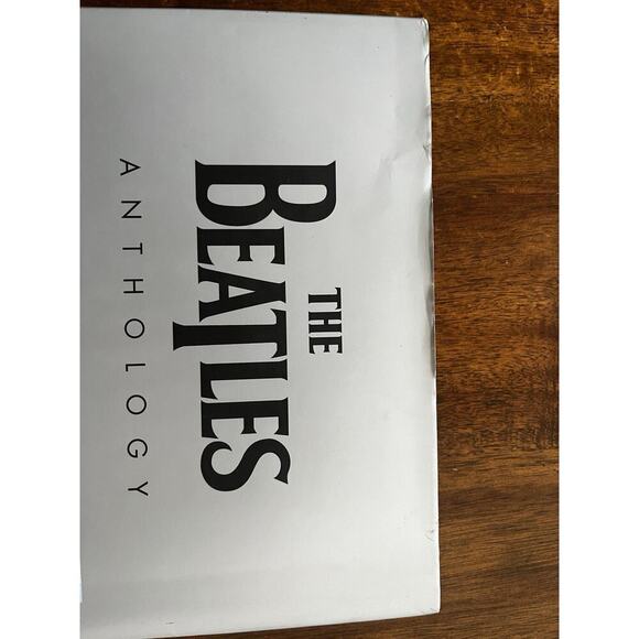 The Beatles Anthology BY THE BEATLES Illustrated Hardcover Book 1st Edition 2000 - Picture 9 of 9